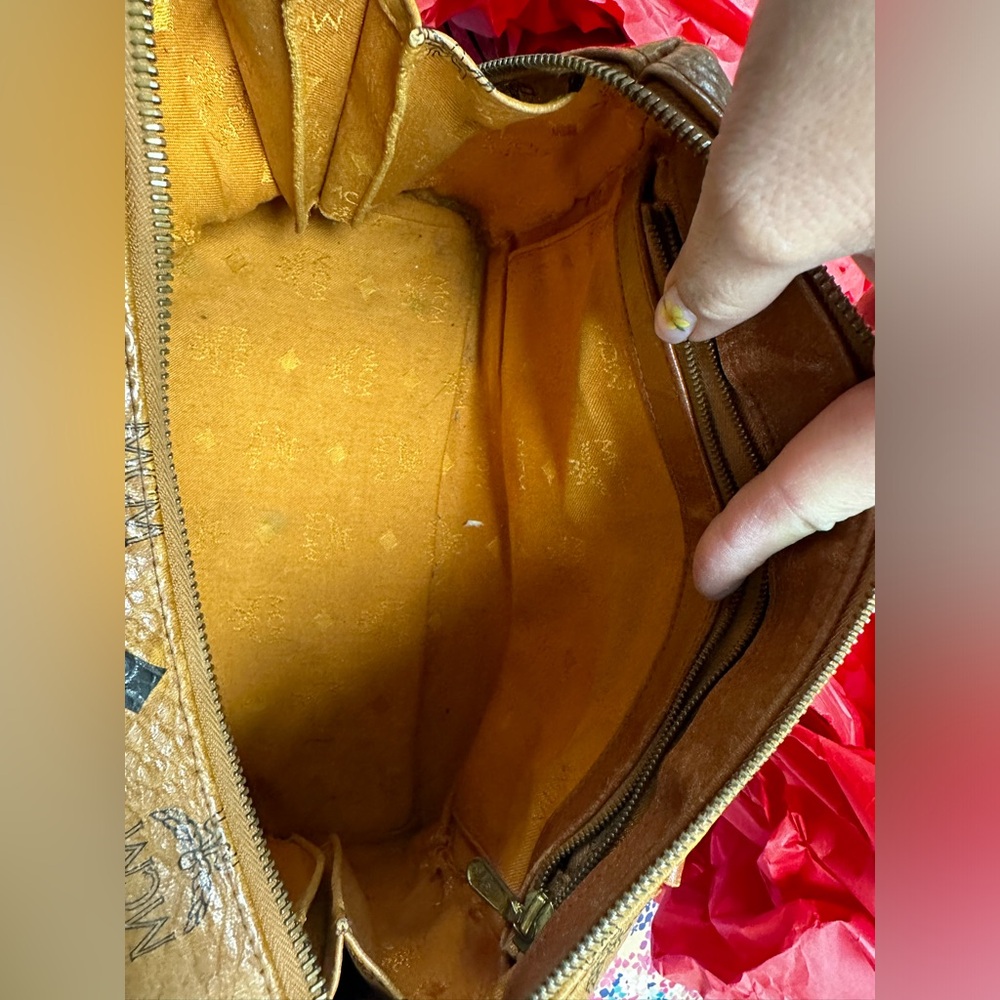 💛⚜️ MCM Hand Bag  Brown PVC⚜️💛 - Picture 2 of 8